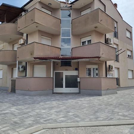 Apartman Nada *** Medulin Bagian luar foto